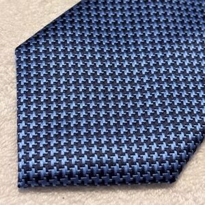 Brand New Stylish Tie By ISAAC MIZRAHI